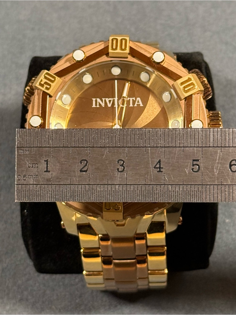 Invicta 41746 Huracan Men's Diver Style Watch - Picture 2 of 9